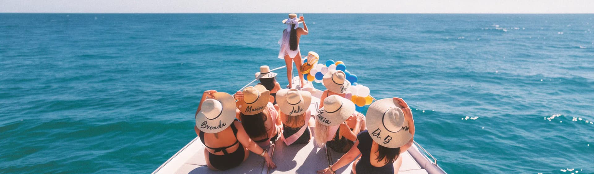 Despedida de soltera en barco en Benalmádena