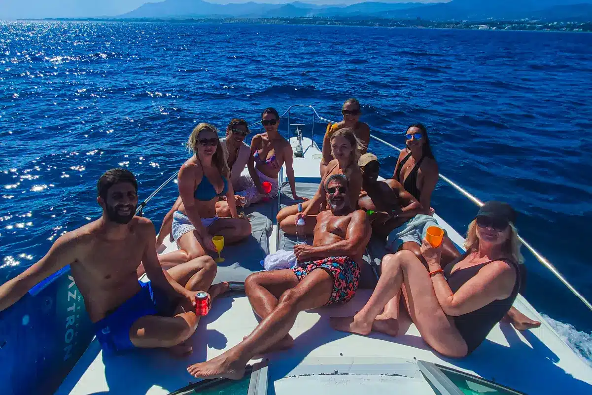 Fiesta en casa con todo montado para despedida de soltera